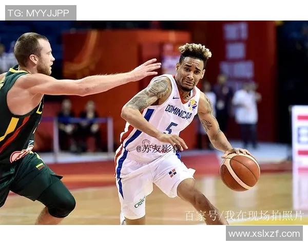 南京足球队在世界杯预选赛中以81分高居积分榜首位展现强劲实力